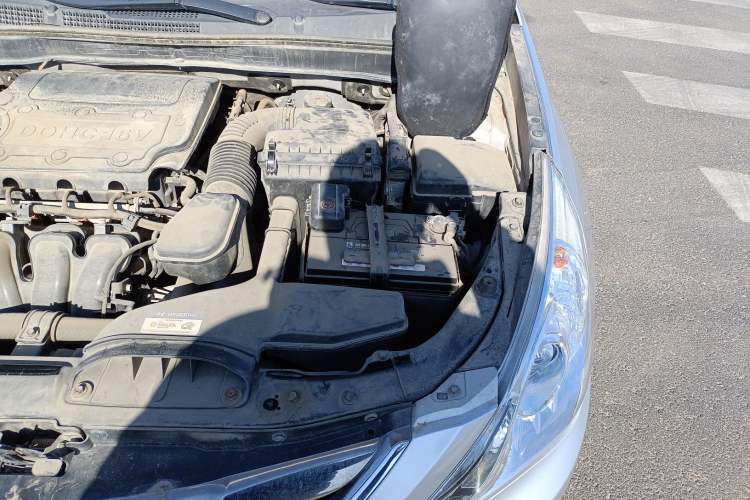 Used Hyundai Sonata 2011 2.0L Automatic Luxury Edition Engine Bay Left