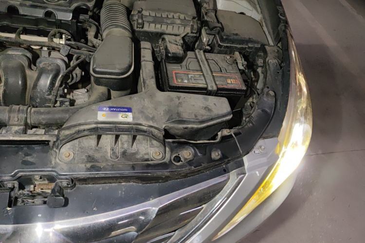 Used Hyundai Sonata 2011 2.0L Automatic Supreme Edition Engine Bay Left