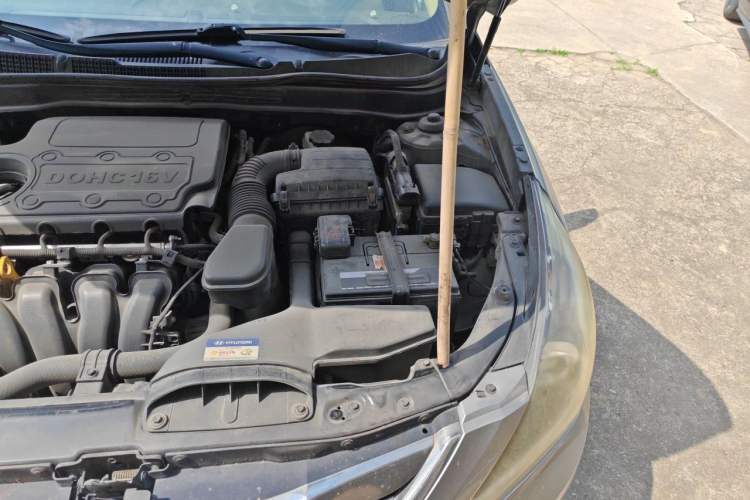 Used Hyundai Sonata 2011 2.0L Automatic Leading Edition Engine Bay Left