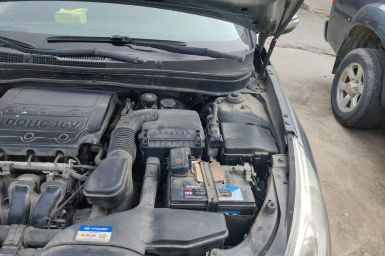 Used Hyundai Sonata 2011 2.0L Automatic Luxury Edition Engine Bay Left