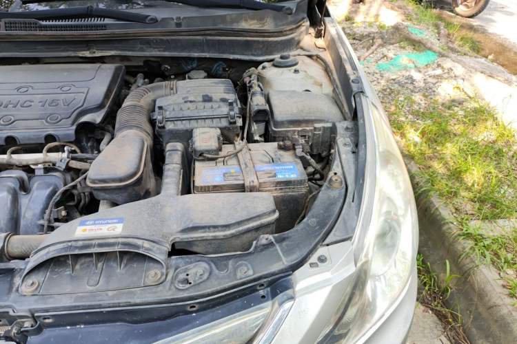 Used Hyundai Sonata 2011 2.0L Automatic Prestige Edition Engine Bay Left