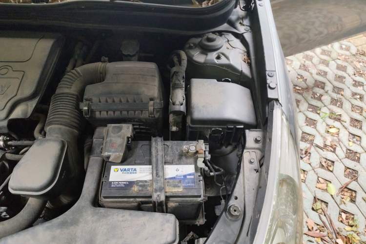 Used Hyundai Sonata 2011 2.0L Automatic Luxury Edition Engine Bay Left