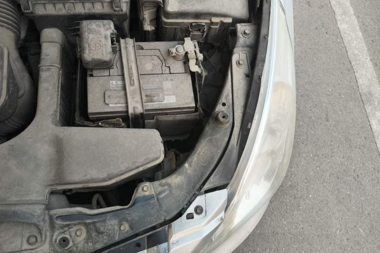 Used Hyundai Sonata 2011 2.0L Automatic Fashion Edition Engine Bay Left