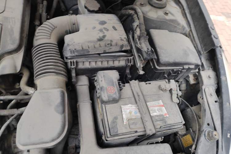 Used Hyundai Sonata 2011 2.4L Automatic Top-Tier Version Engine Bay Left