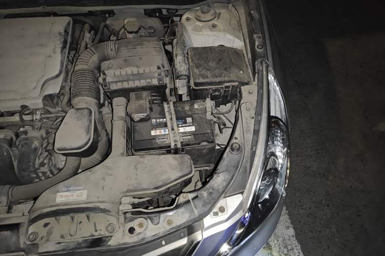 Used Hyundai Sonata 2011 2.0L Automatic Luxury Edition Engine Bay Left