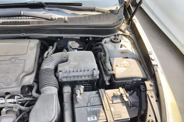 Used Hyundai Sonata 2011 2.0L Automatic Leading Edition Engine Bay Left