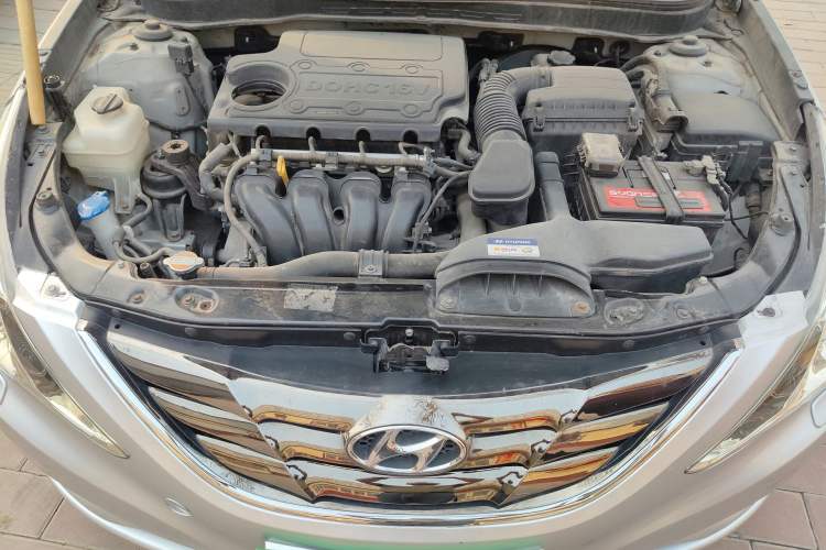 Used Hyundai Sonata 2011 2.4L Automatic Top-Tier Version Engine Bay