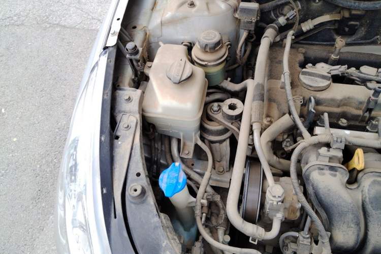 Used Hyundai Sonata 2011 2.0L Automatic Leading Edition Engine Bay Right