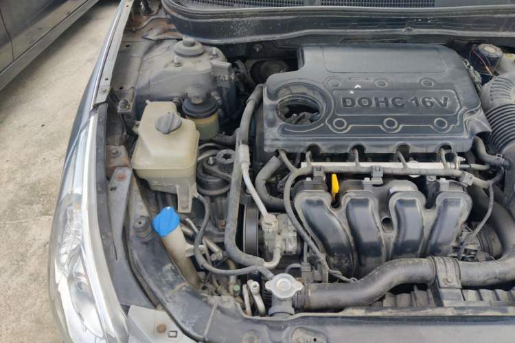 Used Hyundai Sonata 2011 2.0L Automatic Luxury Edition Engine Bay Right