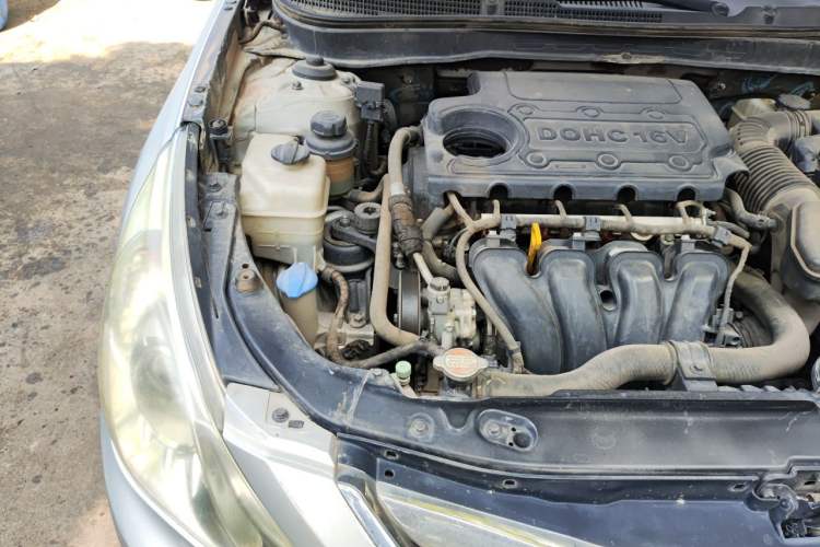 Used Hyundai Sonata 2011 2.0L Automatic Prestige Edition Engine Bay Right