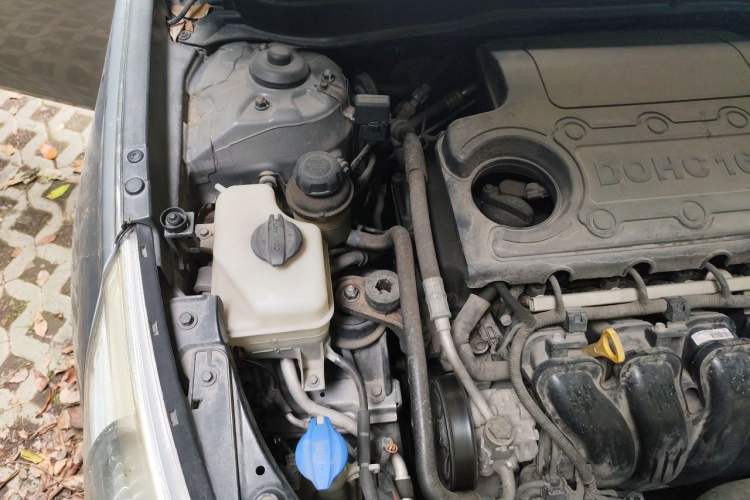 Used Hyundai Sonata 2011 2.0L Automatic Luxury Edition Engine Bay Right