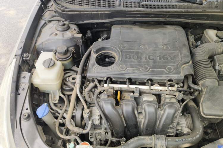 Used Hyundai Sonata 2011 2.0L Automatic Luxury Edition Engine Bay Right