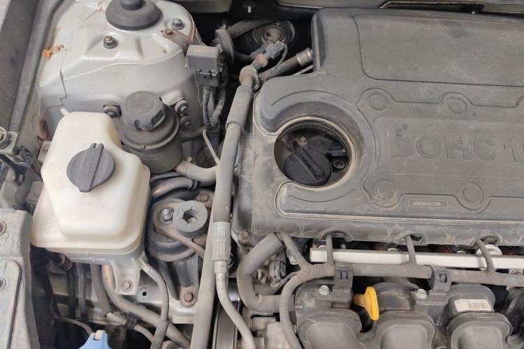 Used Hyundai Sonata 2011 2.0L Automatic Luxury Edition Engine Bay Right