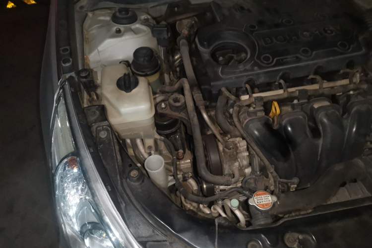 Used Hyundai Sonata 2011 2.0L Automatic Luxury Edition Engine Bay Right