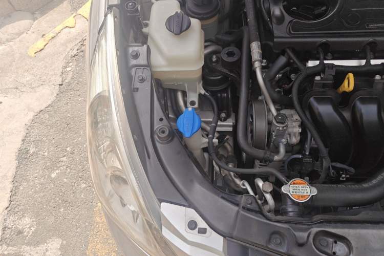 Used Hyundai Sonata 2011 2.0L Automatic Fashion Edition Engine Bay Right