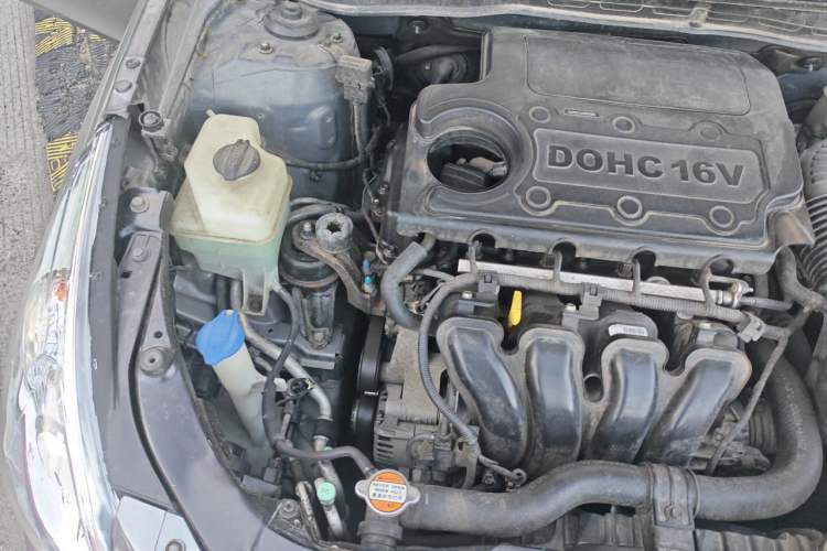 Used Hyundai Sonata 2011 2.0L Automatic Prestige Edition Engine Bay Right