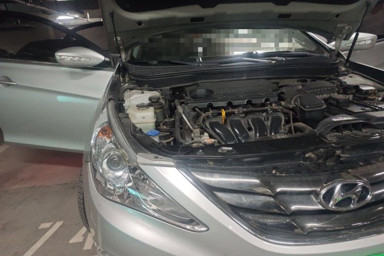 Used Hyundai Sonata 2011 2.0L Automatic Fashion Edition Engine Bay Right