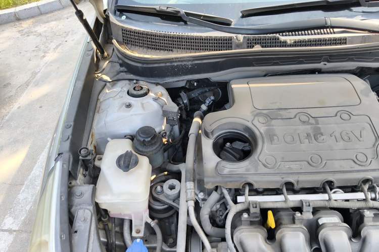 Used Hyundai Sonata 2011 2.0L Automatic Leading Edition Engine Bay Right