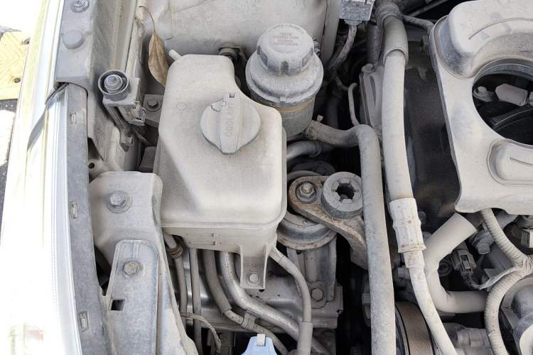 Used Hyundai Sonata 2011 2.0L Automatic Leading Edition Engine Bay Right
