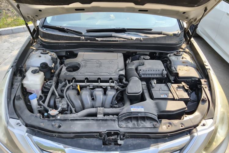 Used Hyundai Sonata 2011 2.0L Automatic Leading Edition Engine Bay