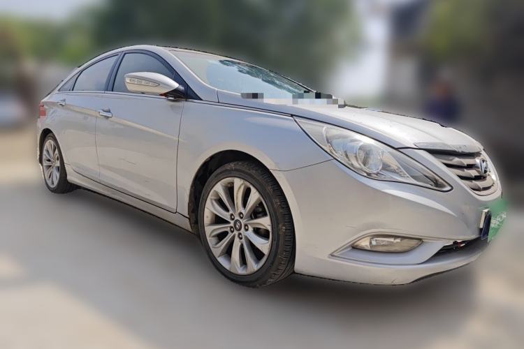 Used Hyundai Sonata 2011 2.0L Automatic Supreme Edition Front Right 45 Deg
