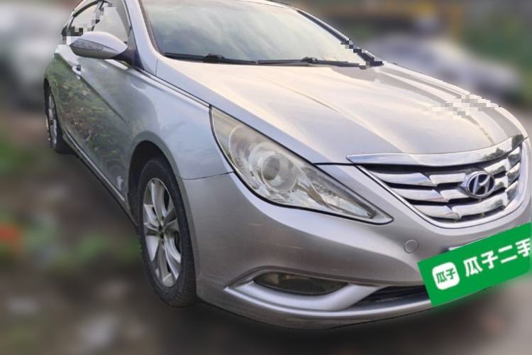 Used Hyundai Sonata 2011 2.0L Automatic Leading Edition Front Right 45 Deg