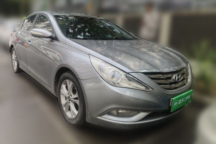 Used Hyundai Sonata 2011 2.0L Automatic Luxury Edition Front Right 45 Deg
