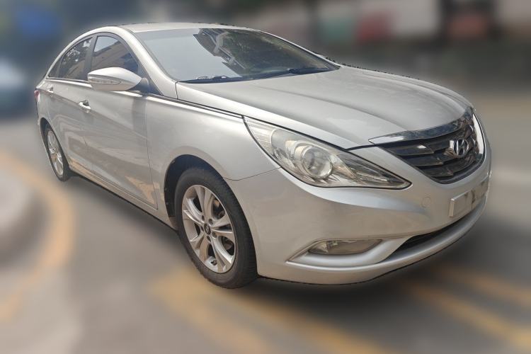Used Hyundai Sonata 2011 2.0L Automatic Fashion Edition Front Right 45 Deg