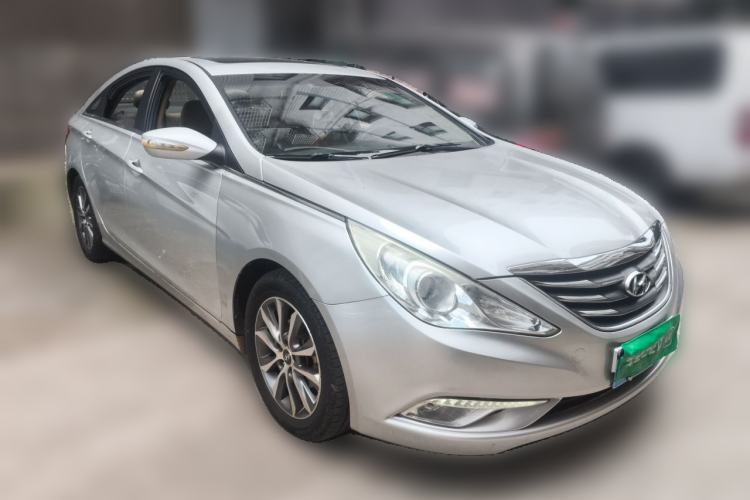 Used Hyundai Sonata 2011 2.0L Automatic Leading Edition Front Right 45 Deg