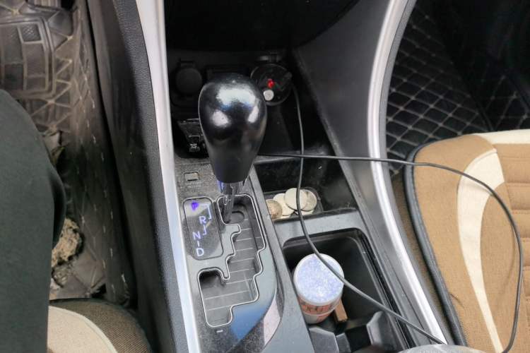 Used Hyundai Sonata 2011 2.0L Automatic Fashion Edition Gear Lever