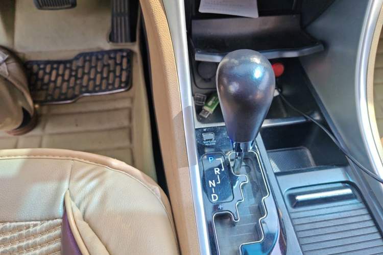 Used Hyundai Sonata 2011 2.0L Automatic Leading Edition Gear Lever