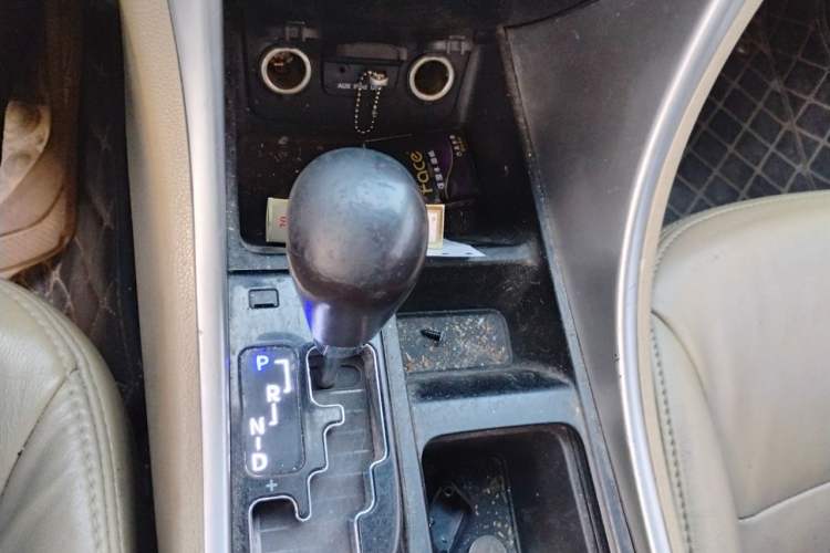 Used Hyundai Sonata 2011 2.0L Automatic Leading Edition Gear Lever