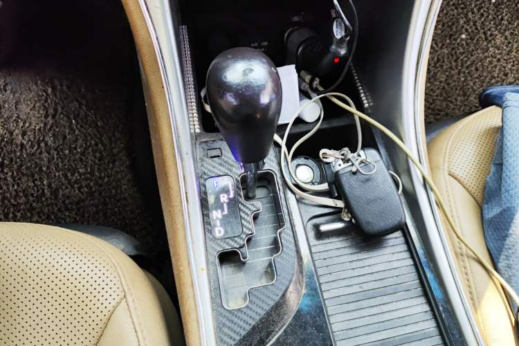Used Hyundai Sonata 2011 2.0L Automatic Prestige Edition Gear Lever