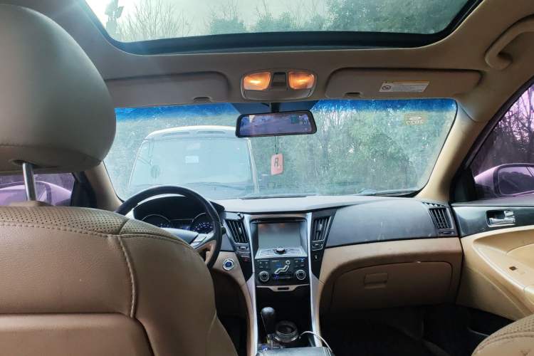 Used Hyundai Sonata 2011 2.0L Automatic Luxury Edition Headliner