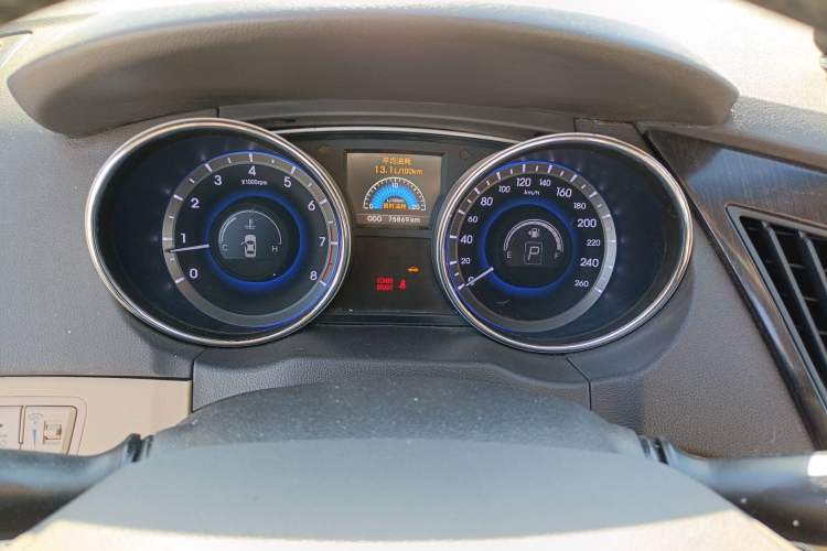 Used Hyundai Sonata 2011 2.0L Automatic Luxury Edition Instrument Cluster