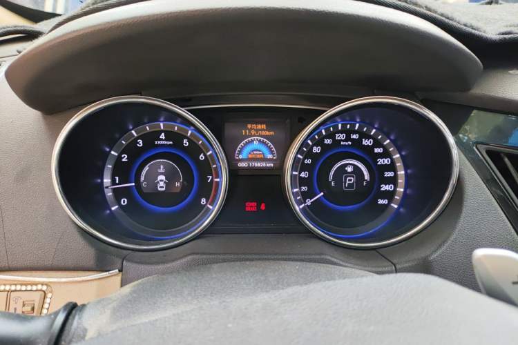Used Hyundai Sonata 2011 2.0L Automatic Prestige Edition Instrument Cluster