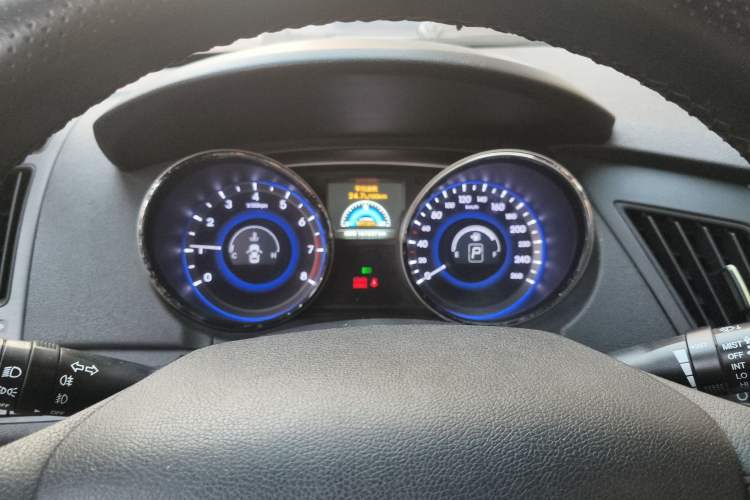 Used Hyundai Sonata 2011 2.0L Automatic Fashion Edition Instrument Cluster