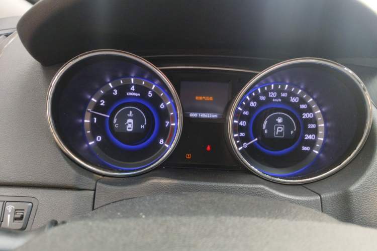 Used Hyundai Sonata 2011 2.0L Automatic Luxury Edition Instrument Cluster