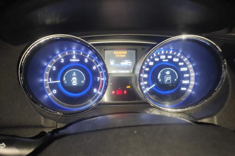 Used Hyundai Sonata 2011 2.0L Automatic Luxury Edition Instrument Cluster