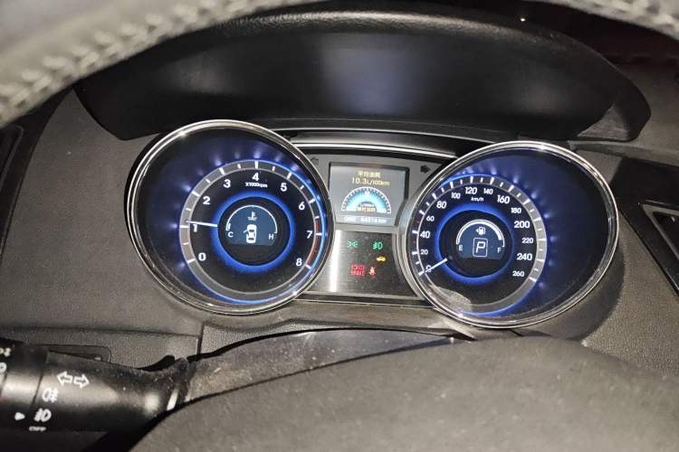 Used Hyundai Sonata 2011 2.0L Automatic Luxury Edition Instrument Cluster