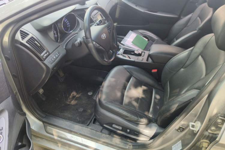 Used Hyundai Sonata 2011 2.0L Automatic Luxury Edition Left Front Seat