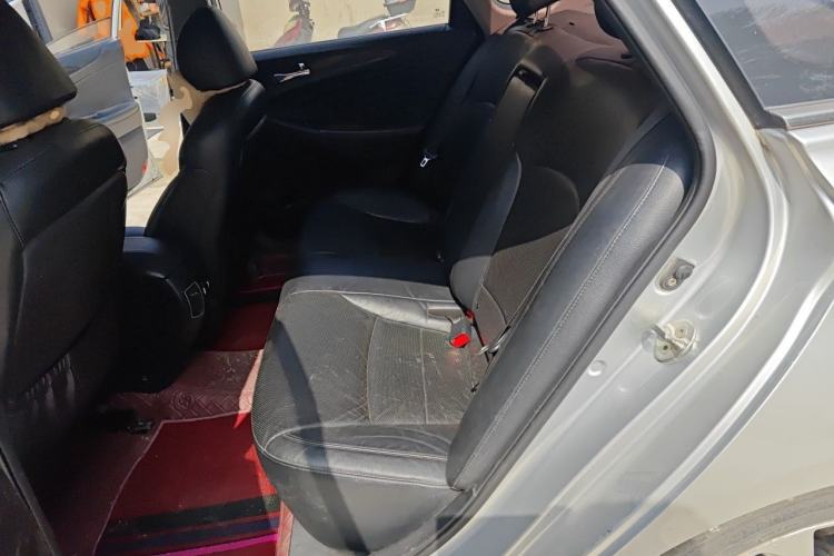 Used Hyundai Sonata 2011 2.0L Automatic Supreme Edition Left Rear Seat
