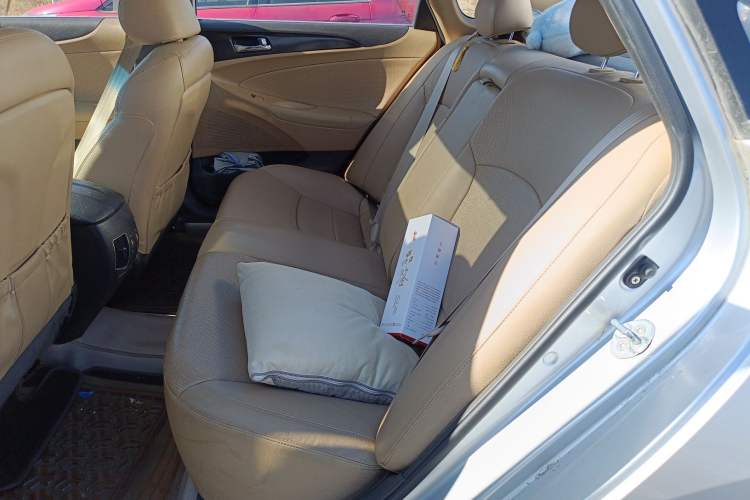 Used Hyundai Sonata 2011 2.0L Automatic Luxury Edition Left Rear Seat