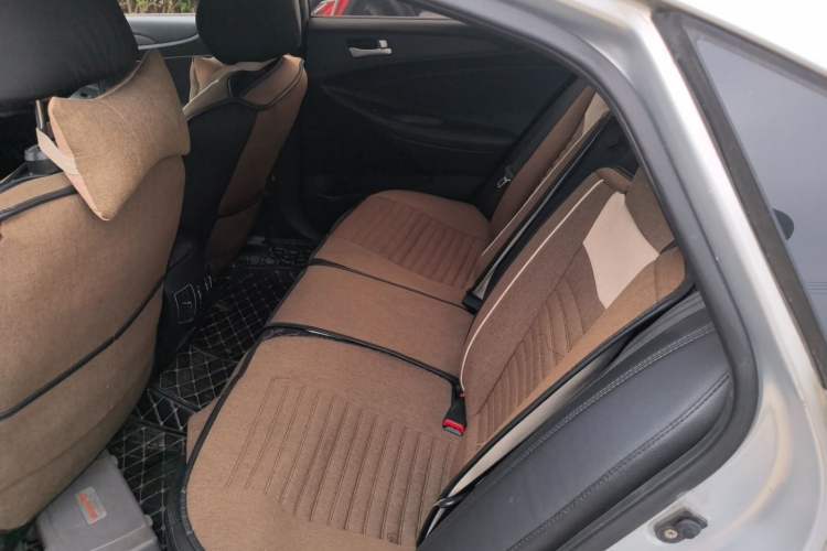 Used Hyundai Sonata 2011 2.0L Automatic Fashion Edition Left Rear Seat