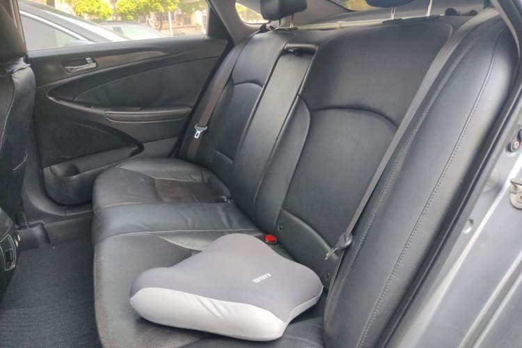 Used Hyundai Sonata 2011 2.0L Automatic Luxury Edition Left Rear Seat