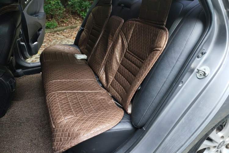 Used Hyundai Sonata 2011 2.0L Automatic Luxury Edition Left Rear Seat