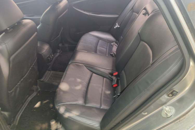 Used Hyundai Sonata 2011 2.0L Automatic Luxury Edition Left Rear Seat