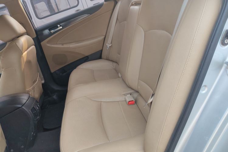 Used Hyundai Sonata 2011 2.4L Automatic Top-Tier Version Left Rear Seat