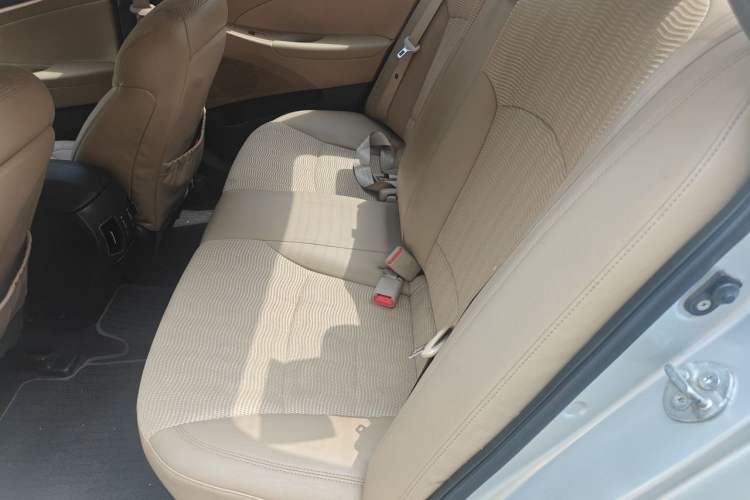 Used Hyundai Sonata 2011 2.0L Automatic Fashion Edition Left Rear Seat