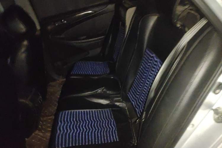 Used Hyundai Sonata 2011 2.0L Automatic Luxury Edition Left Rear Seat